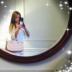 Meet your Posher, Elizabeth